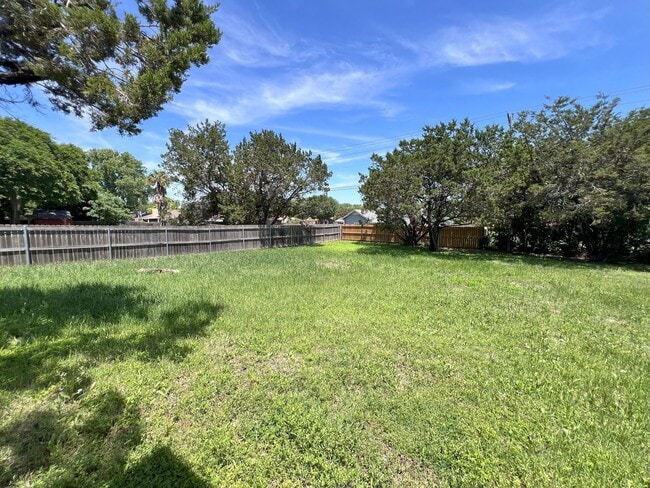 Building Photo - Charming 3-Bedroom Home for Rent in Harker...