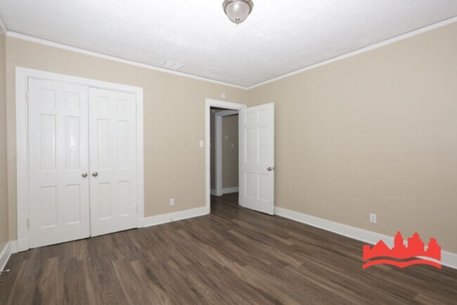 Building Photo - 2415 Arlington Ave