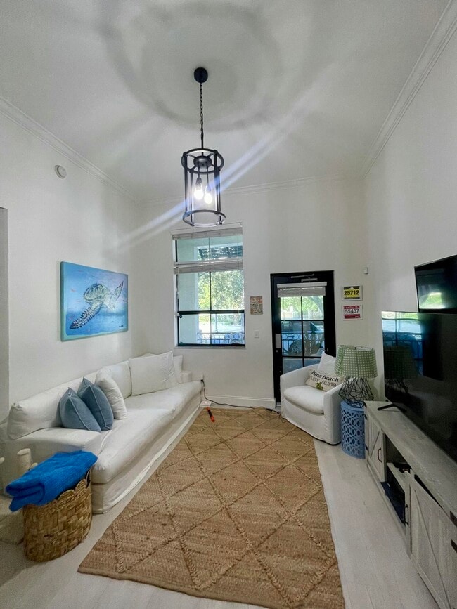 Building Photo - 600 S Dixie Hwy