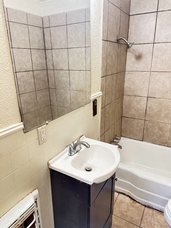 Building Photo - 3679 Southland Dr