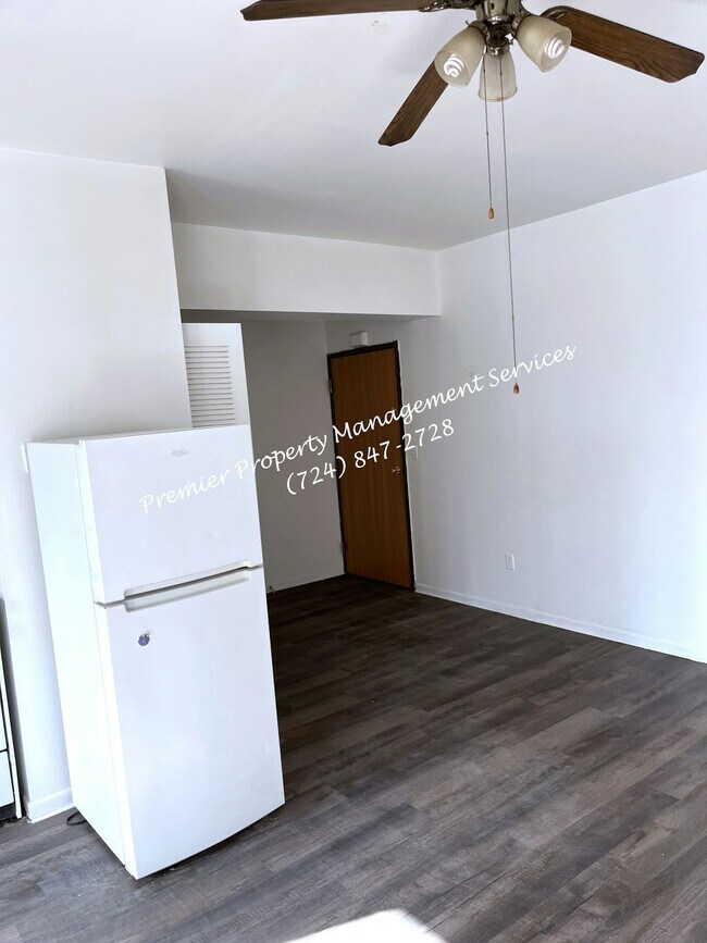 Building Photo - 518 W Cunningham St