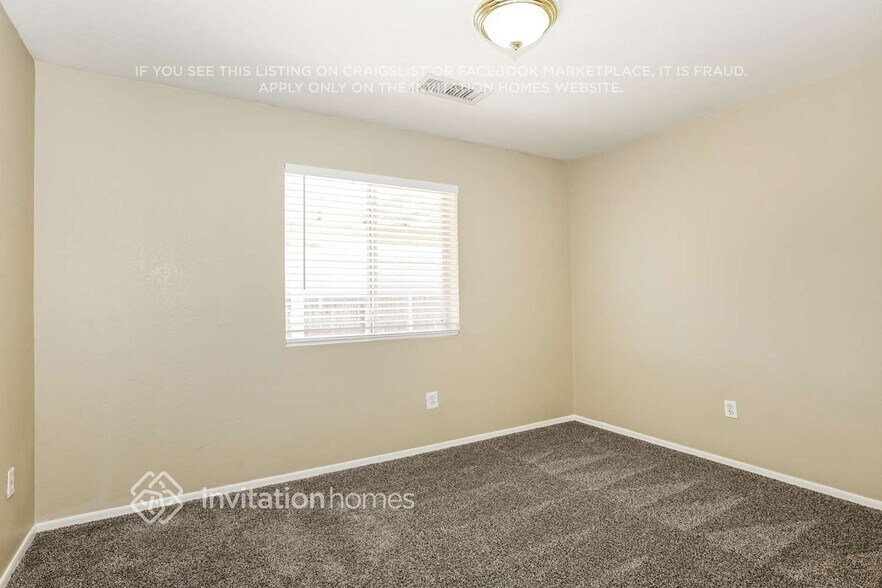 Building Photo - 134 S Main Dr