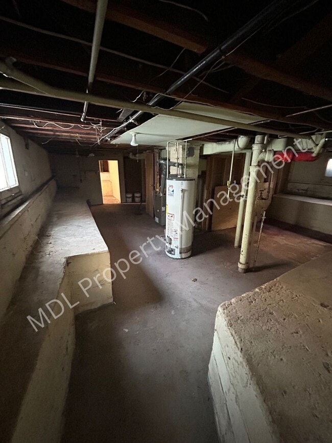 Building Photo - Charming 3 bedroom home available now!