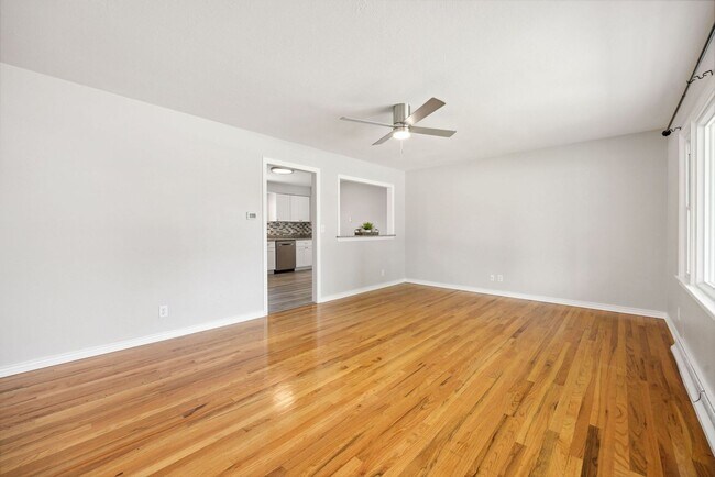 Building Photo - 1612 W 15th St