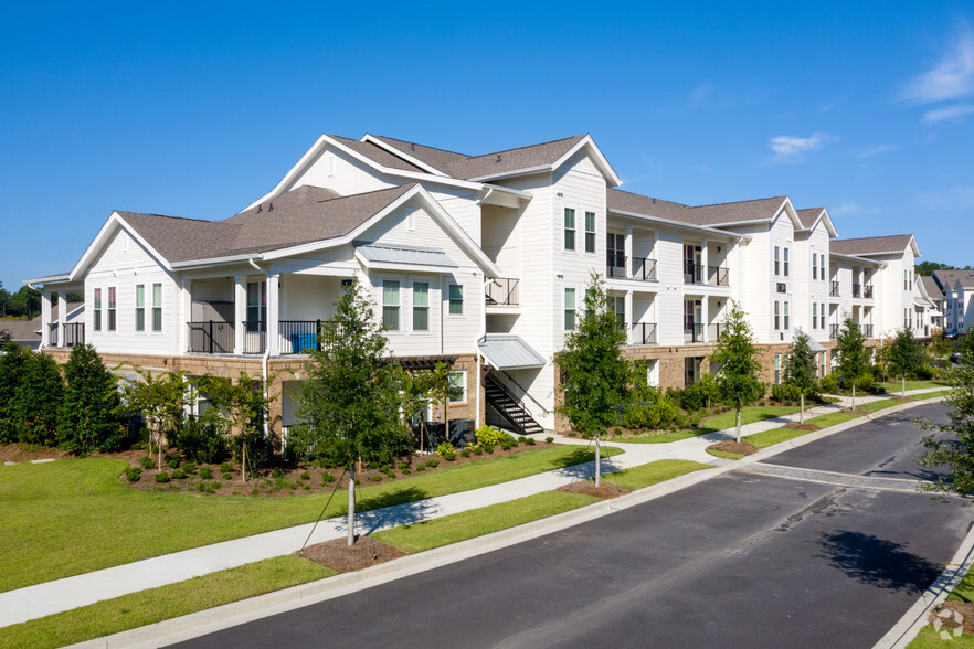 Building Photo - The Grove at Carolina Park