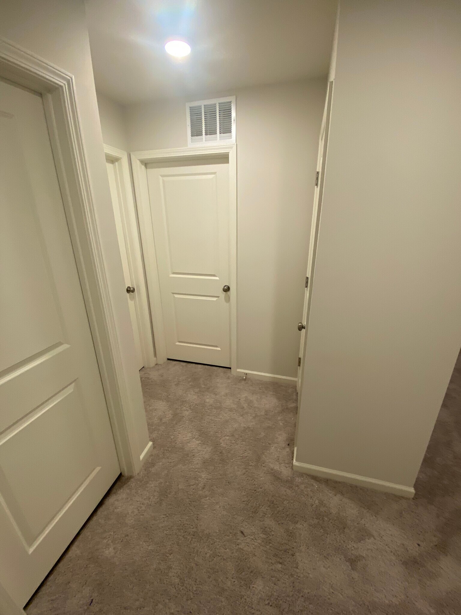 Building Photo - 427 Silo Ct