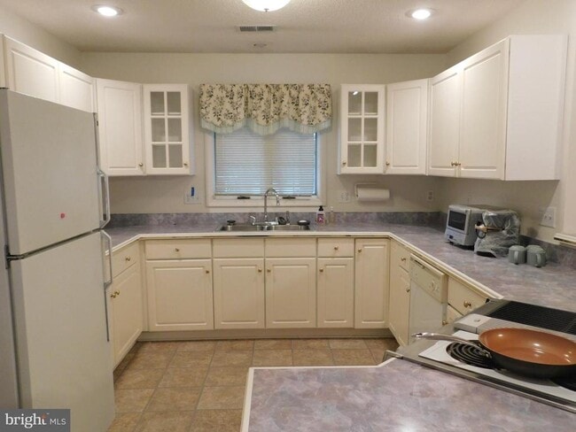 Building Photo - 108 Senseny Glen Dr