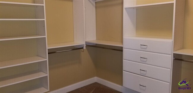 Building Photo - 209 Sedgebrooke Dr