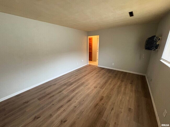 Building Photo - 2613 W Wardcliffe Dr