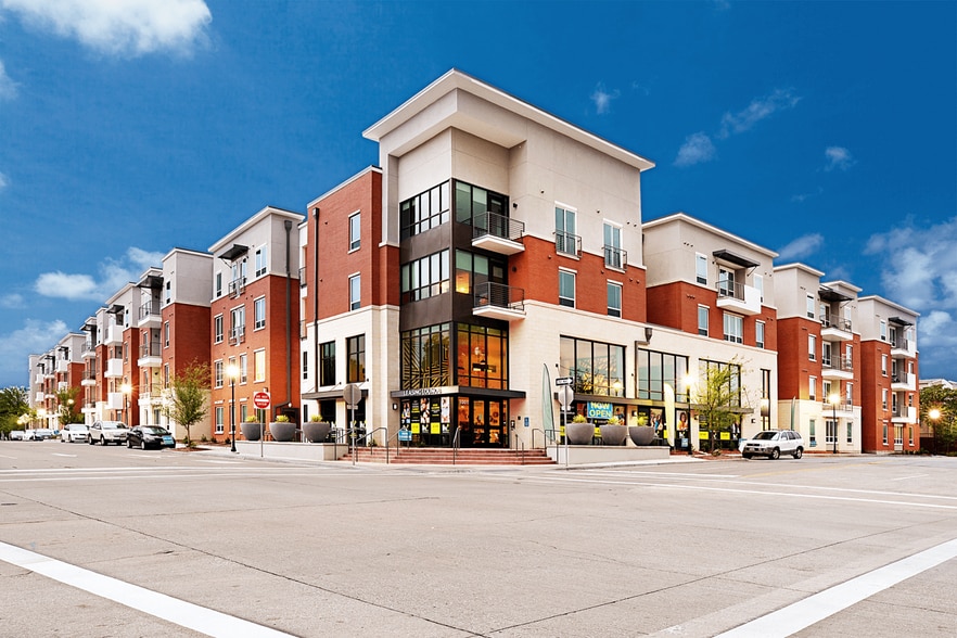 Building Photo - 1001 S Center St