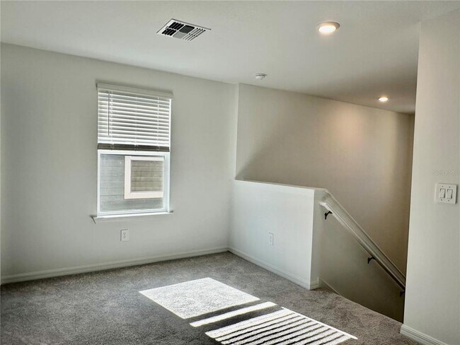 Building Photo - 17761 Pleasantview Blvd