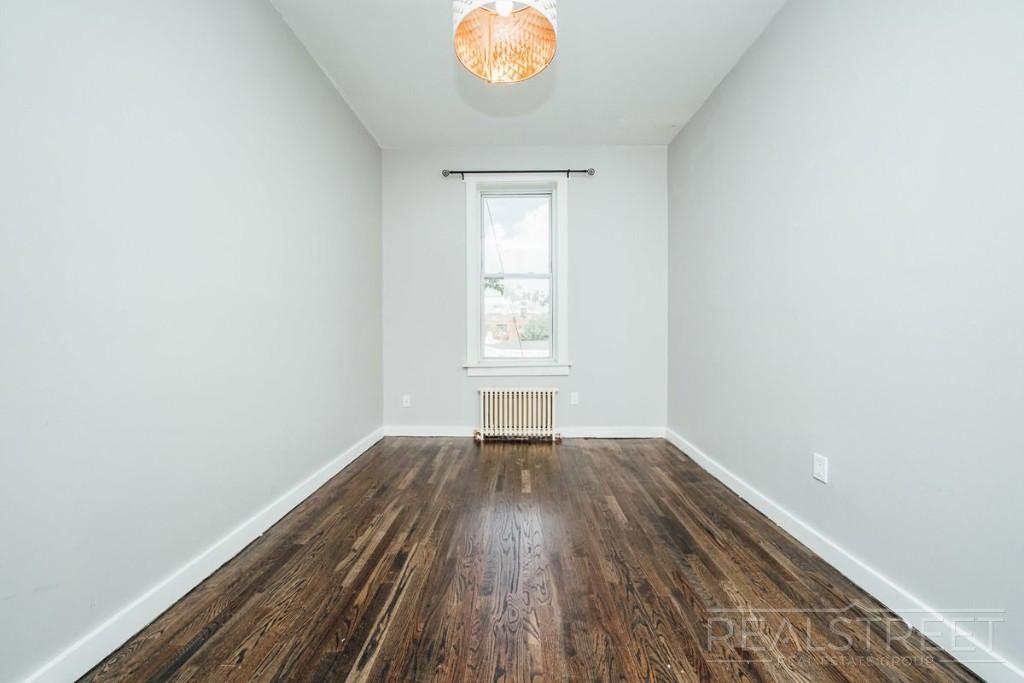 Building Photo - Large 2 Bedroom Apt in Bushwick!