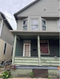 Building Photo - 86 Golde St