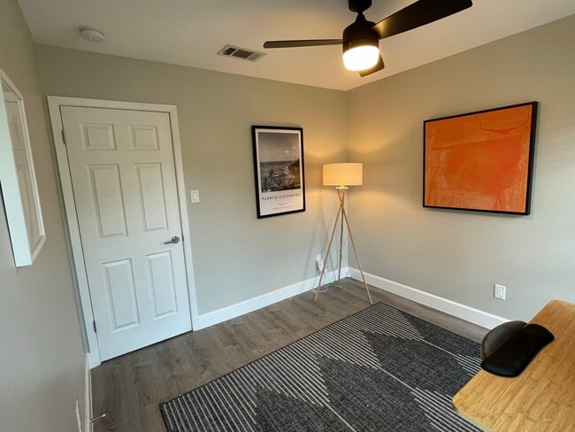 Building Photo - 10200 Quail Valley Blvd