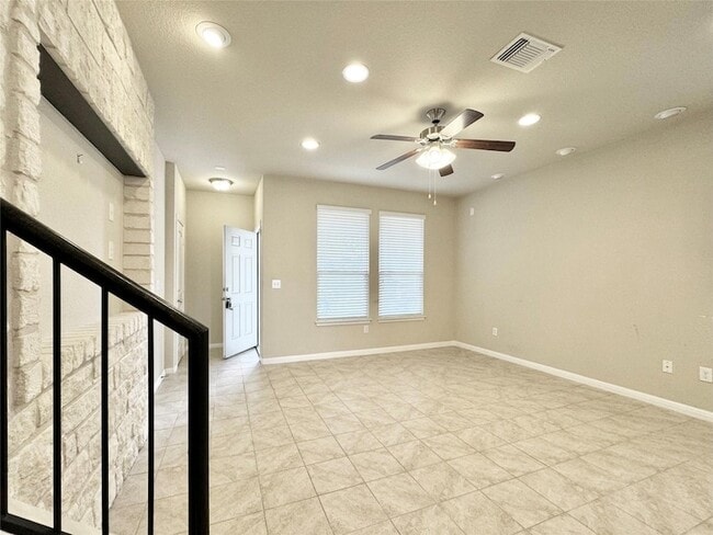 Building Photo - 407 Katmai Cir