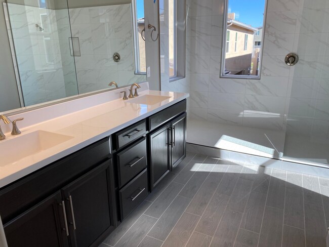 Building Photo - 1312 N Zane Dr