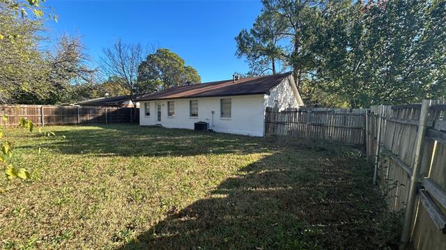 Building Photo - 2118 Westwood Dr