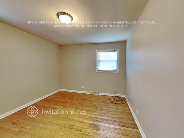 Building Photo - 10111 S 53rd Ave