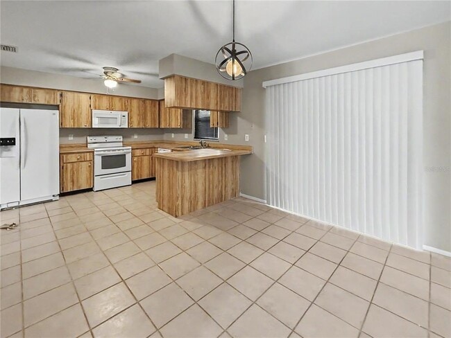 Building Photo - 5365 Winewood Dr