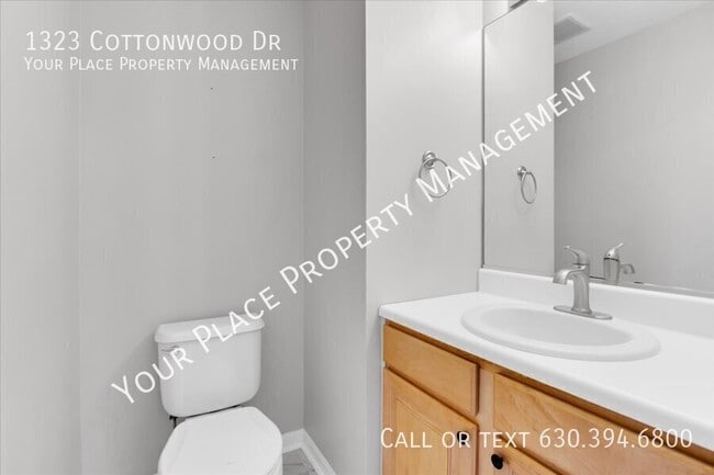 Building Photo - 1323 Cottonwood Dr