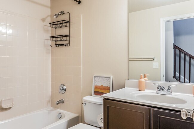 Building Photo - Stunning One Loudoun Townhome – 3BR / 3.5BA in Prime Ashburn Location – Available May 1