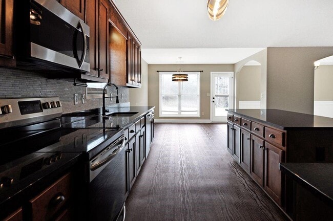 Building Photo - 691 River Mist Cir