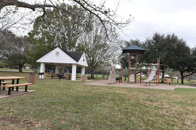 Building Photo - 122 Kentwood Ridge Ct