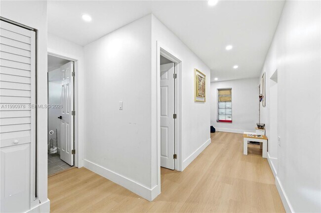 Building Photo - 5666 Mayo St