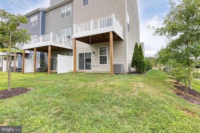 Building Photo - 2261 Kelston Pl