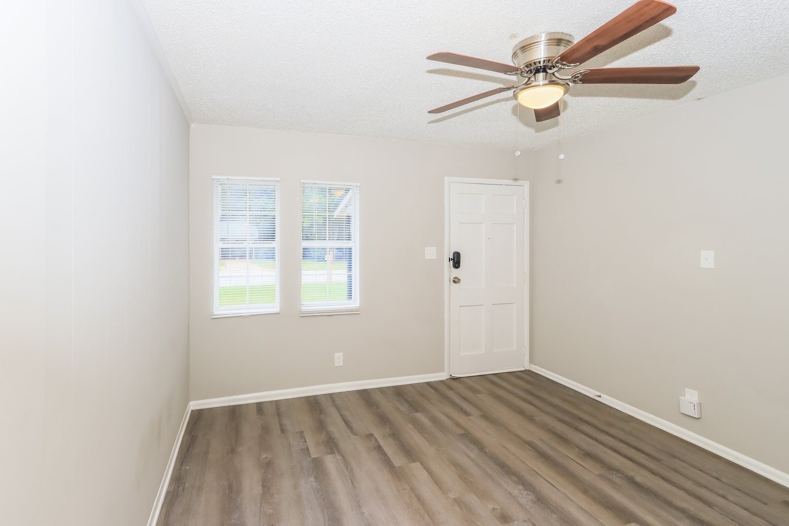 Building Photo - 505 Madrid St