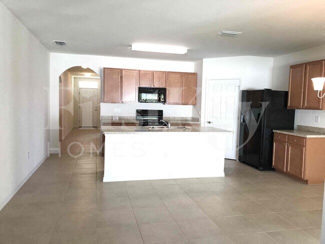 Building Photo - 620 SE 1st Pl