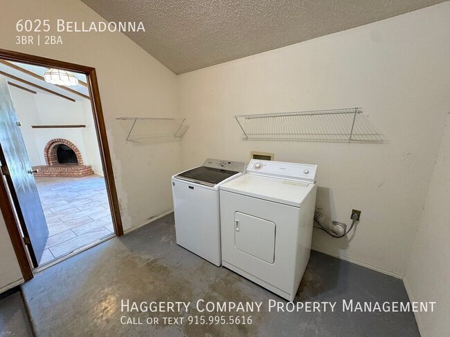 Building Photo - 6025 Belladonna-