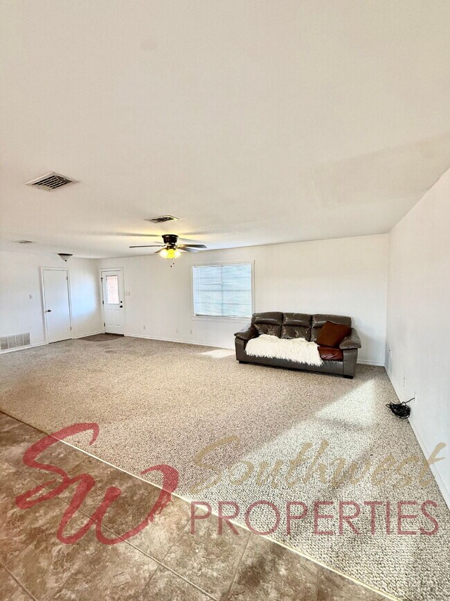 Building Photo - Well maintained 3 bedroom, 2 bathroom in the country