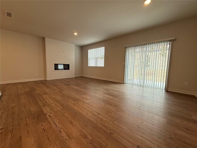 Building Photo - 7309 Mulberry St