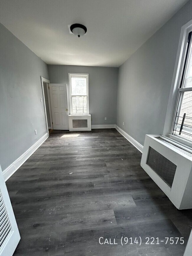 Building Photo - 90 Linden St