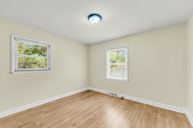 Building Photo - Solid Brick Home on Nearly Half an Acre — Space, Privacy & Charleston Convenience