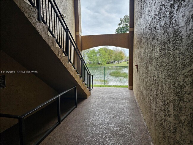 Building Photo - 151 SW 117th Ave