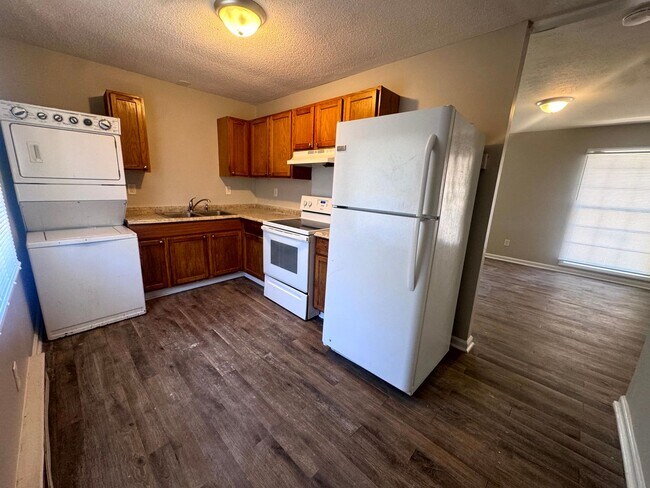 Building Photo - 927 Fiske Dr