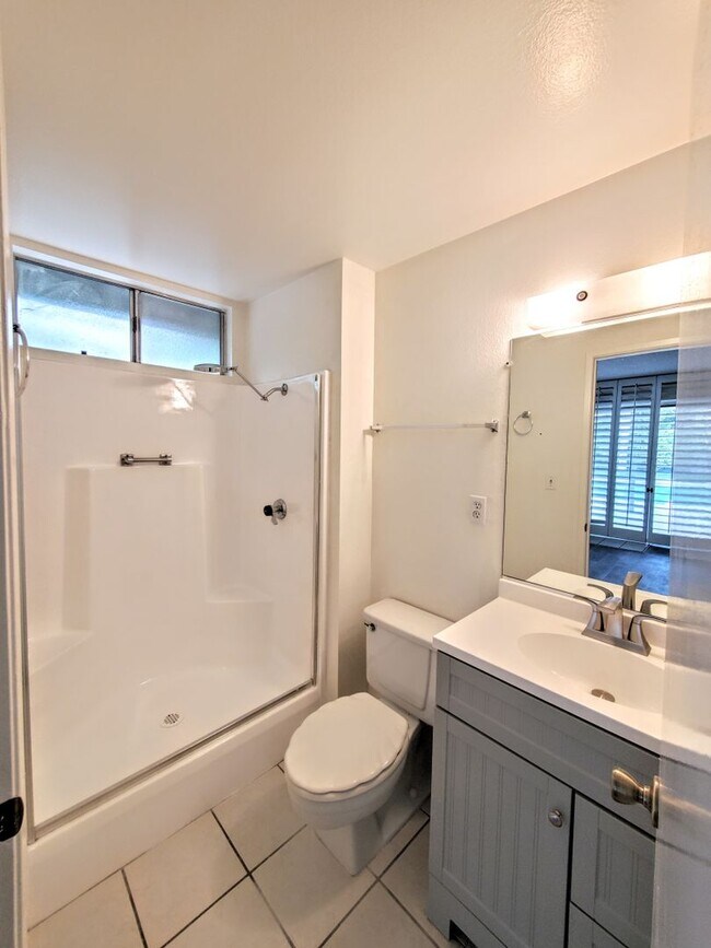 Building Photo - Open house Saturday October 18th at 11am S...