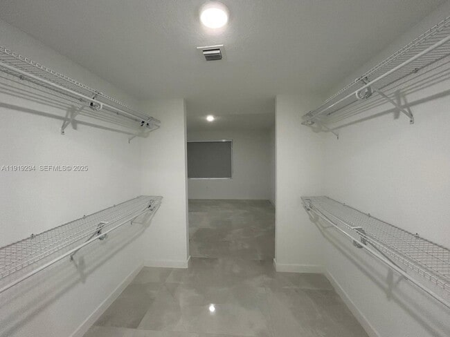 Building Photo - 14568 SW 261st Terrace