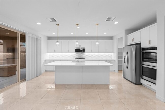 Building Photo - 35963 Bertain Dr
