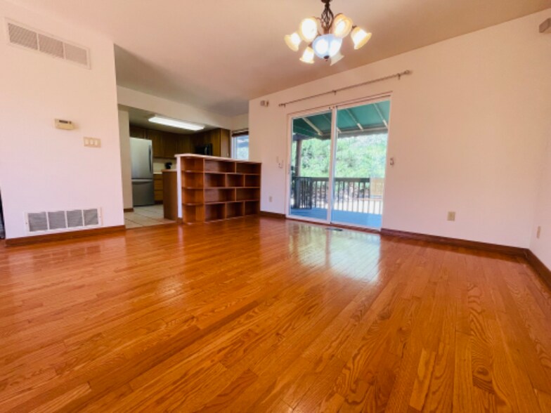 Building Photo - 2428 W Pikes Peak Ave