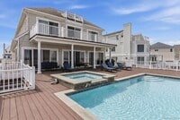Building Photo - 672 Dune Rd