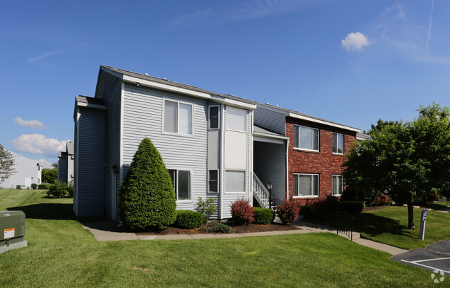 Building Photo - Strawberry Ridge Apartments