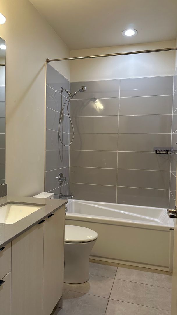 Building Photo - 1803 20th Ave