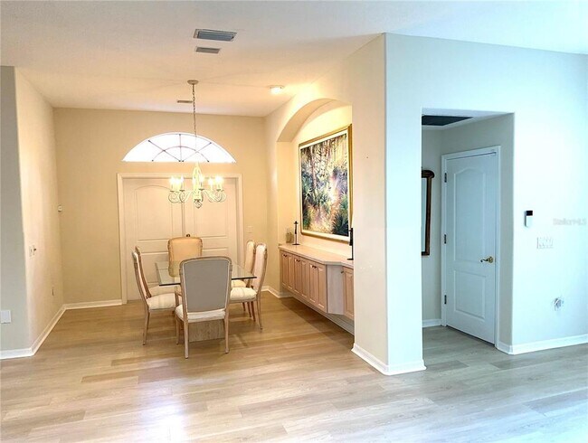Building Photo - 8870 Huntington Pointe Dr