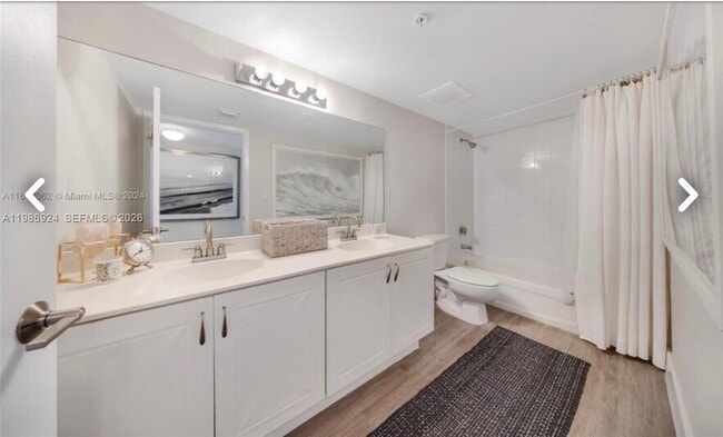 Building Photo - 1555 N Treasure Dr