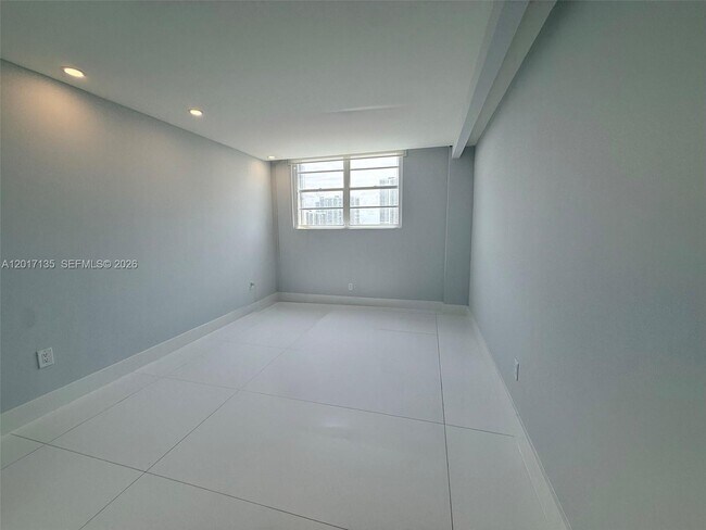 Building Photo - 19390 Collins Ave