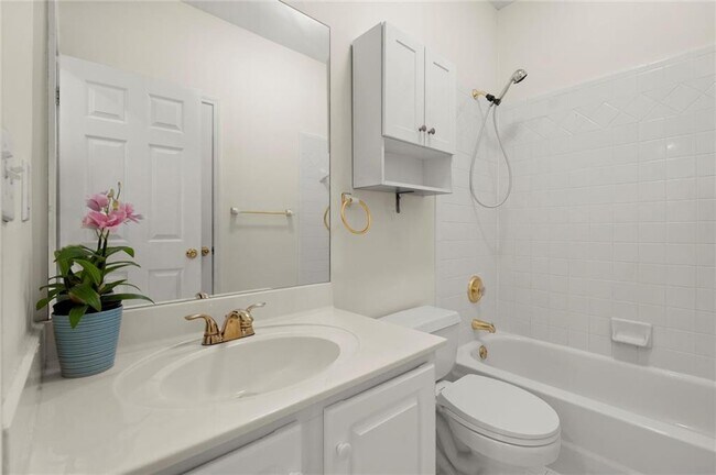 Building Photo - 1440 Grovehurst Dr