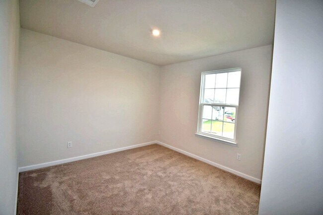 Building Photo - Gorgeous 4BR/2.5BA home in Three Rivers, triple Rockvale schools, neighborhood pool!